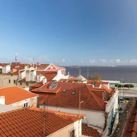 Delightful & Quirky With River Views Apartment Lissabon