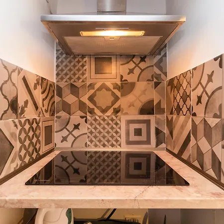 Delightful & Quirky With River Views شقة