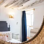 Delightful & Quirky With River Views *
