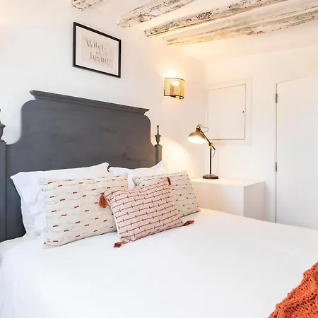 Delightful & Quirky With River Views